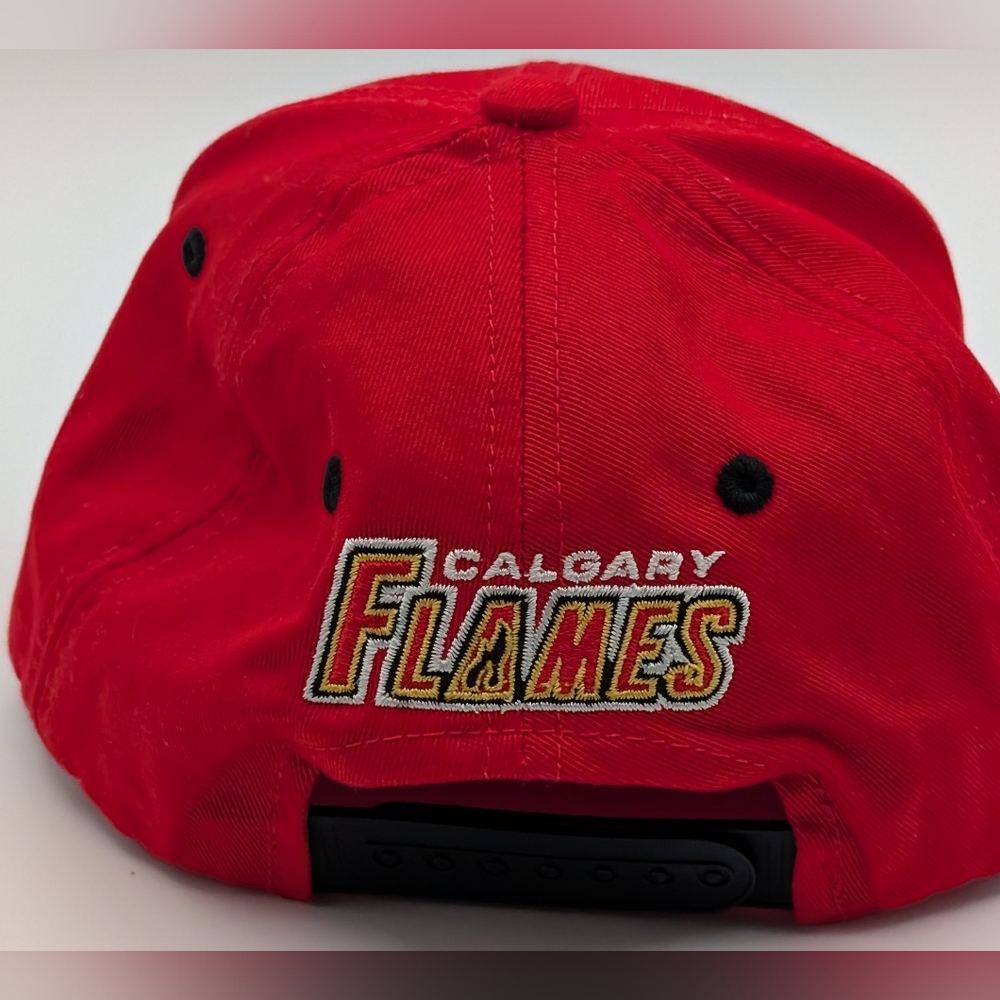 NHL Hockey 🏒 Calgary Flames Kids Cap - Picture 2 of 9